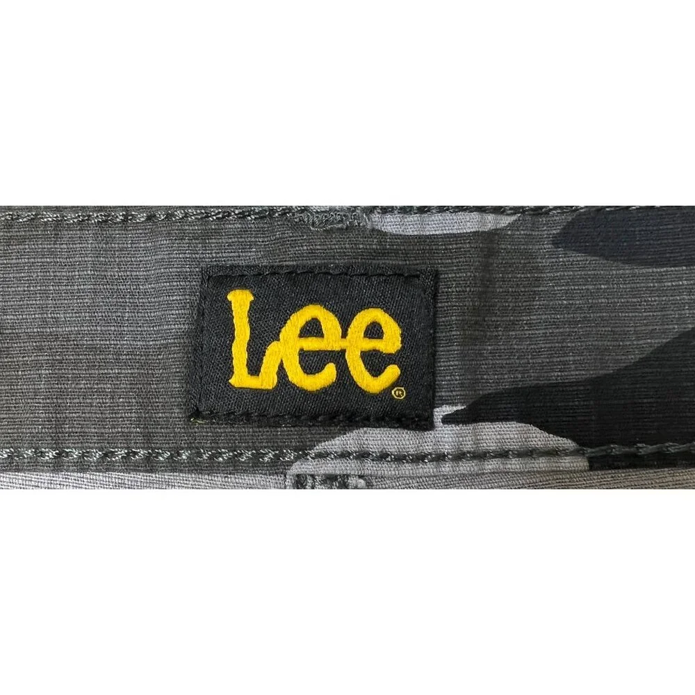 Lee Mens Black Camouflage Cargo Shorts Size 44 Cotton Spandex Blend - Picture 3 of 4